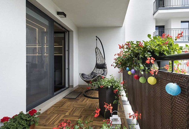 How To Start a Beautiful and Eco-Friendly Balcony Garden