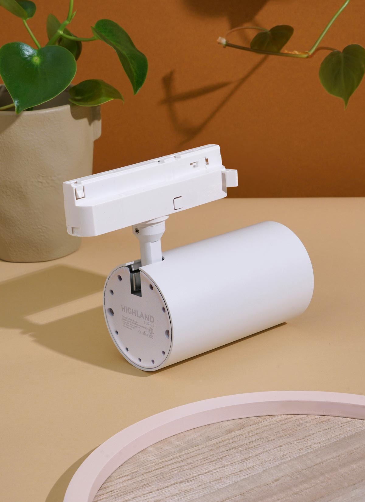 Track Lighting for Indoor Plants | Grow Light Track Lighting | Highland ...