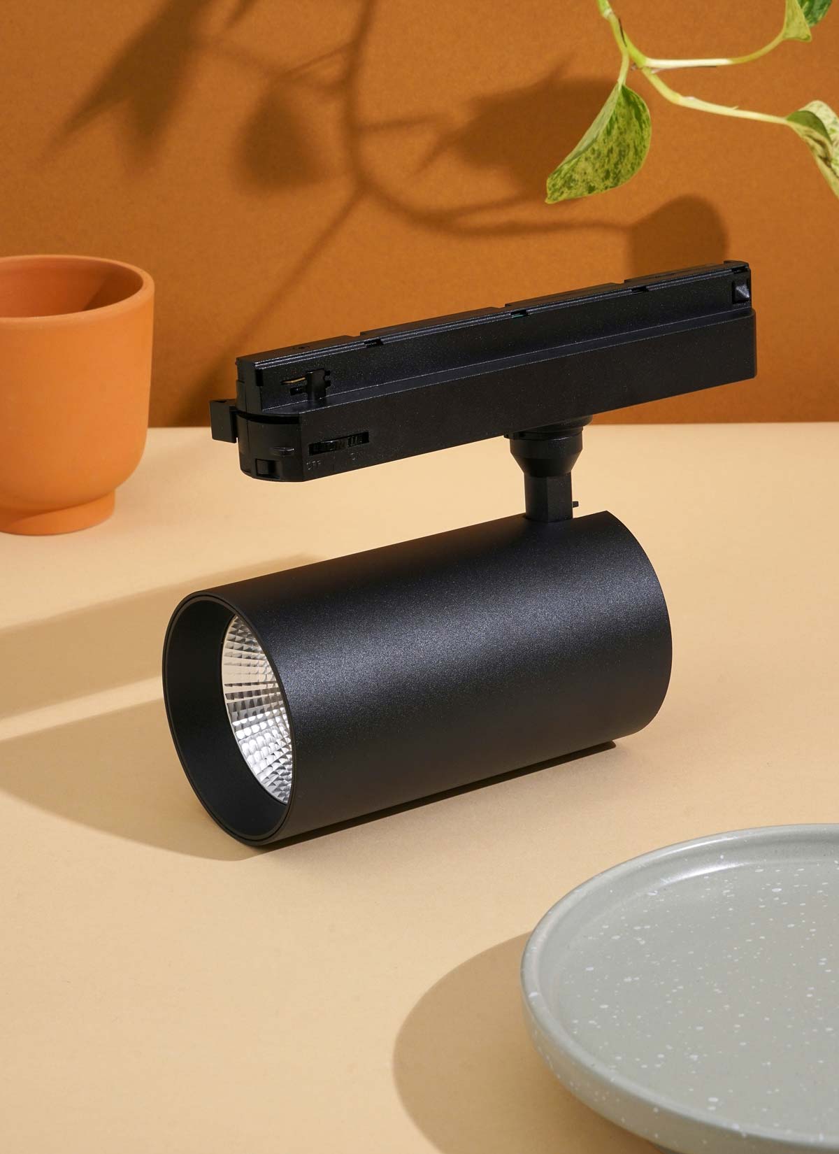 Track Lighting for Indoor Plants | Grow Light Track Lighting | Highland ...