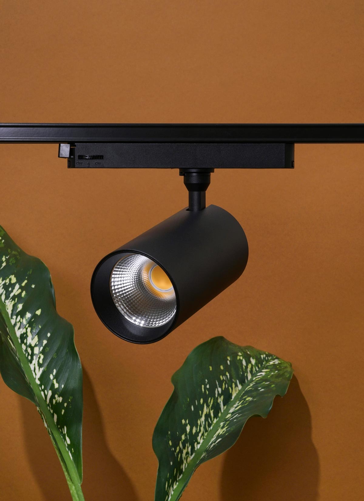Track Lighting for Indoor Plants | Grow Light Track Lighting | Highland ...
